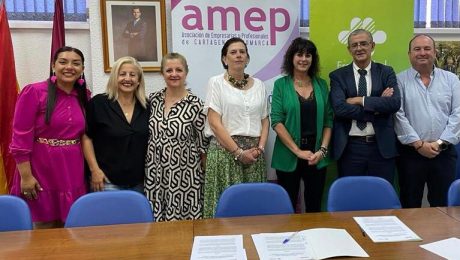 Foto_de_grupo_de_los_asistentes_a_la_firma_Fraternidad_Muprespa