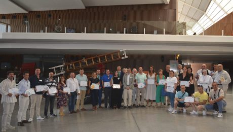 Foto_de_grupo_de_los_representantes_de_empresas_presentes