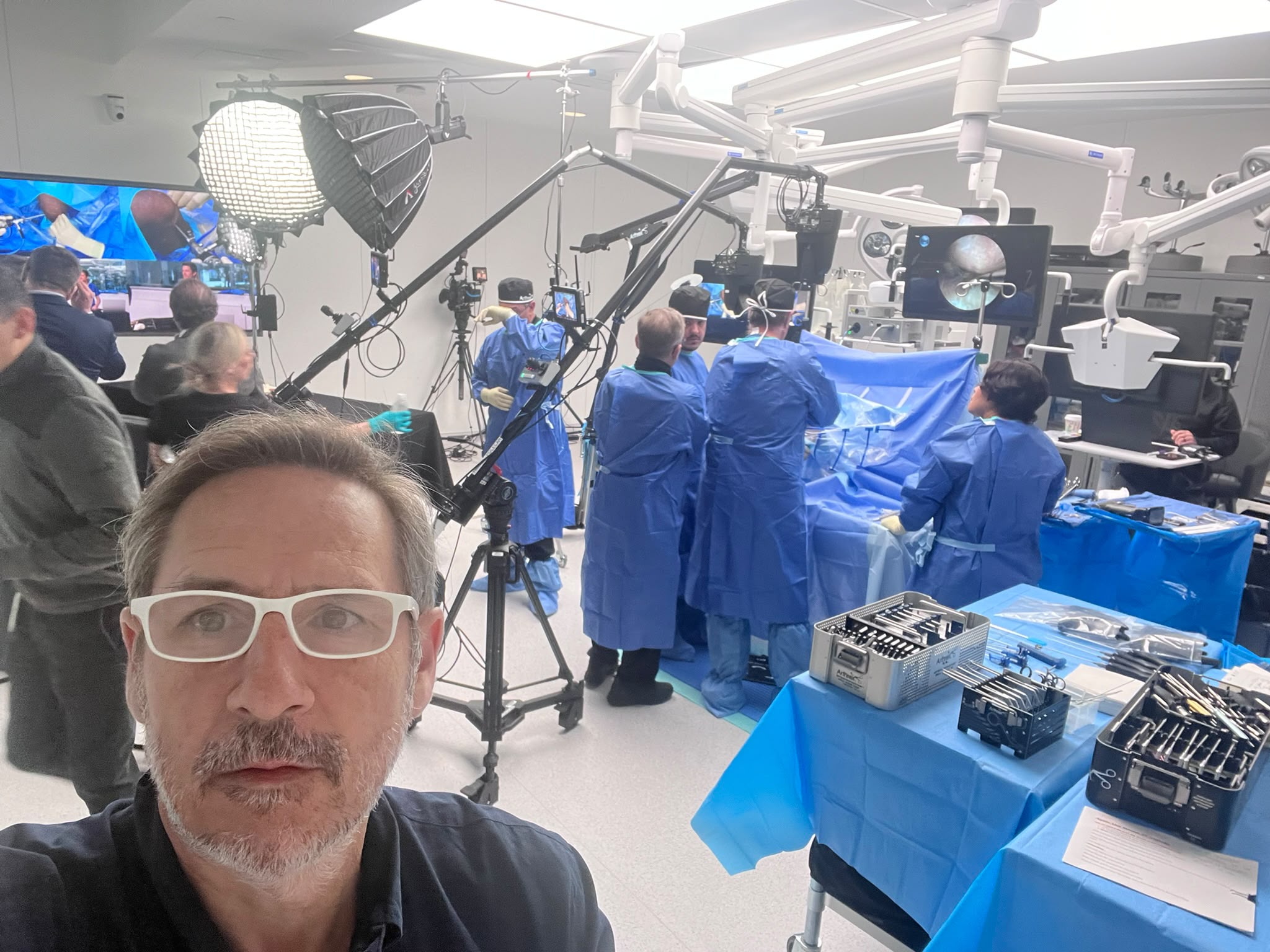 Doctor_Minuesa_en_el_quirófano